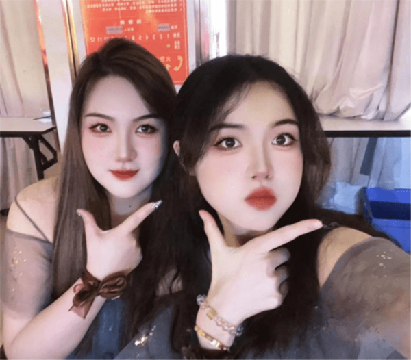 职业伴娘走俏:有人日入千元,档期排满 职业伴娘走俏:有人日入千元,档期排满