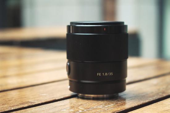 轻便小巧的挂机标头 索尼fe 35mm f1.8镜头评测