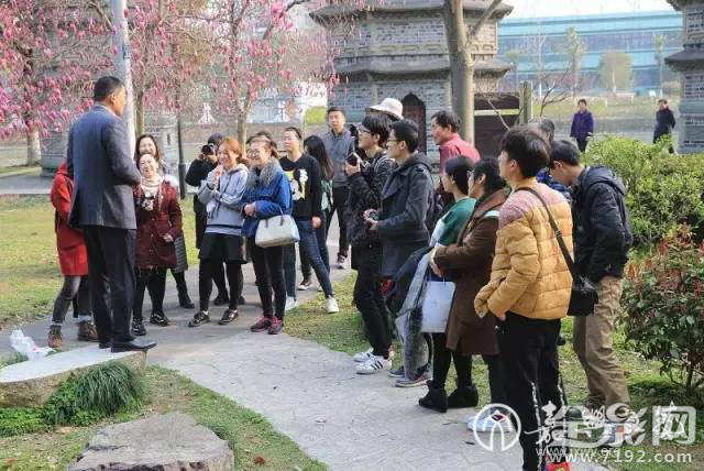 嘉兴市摄影家讲授摄影基础技能支持农村文化礼堂建设