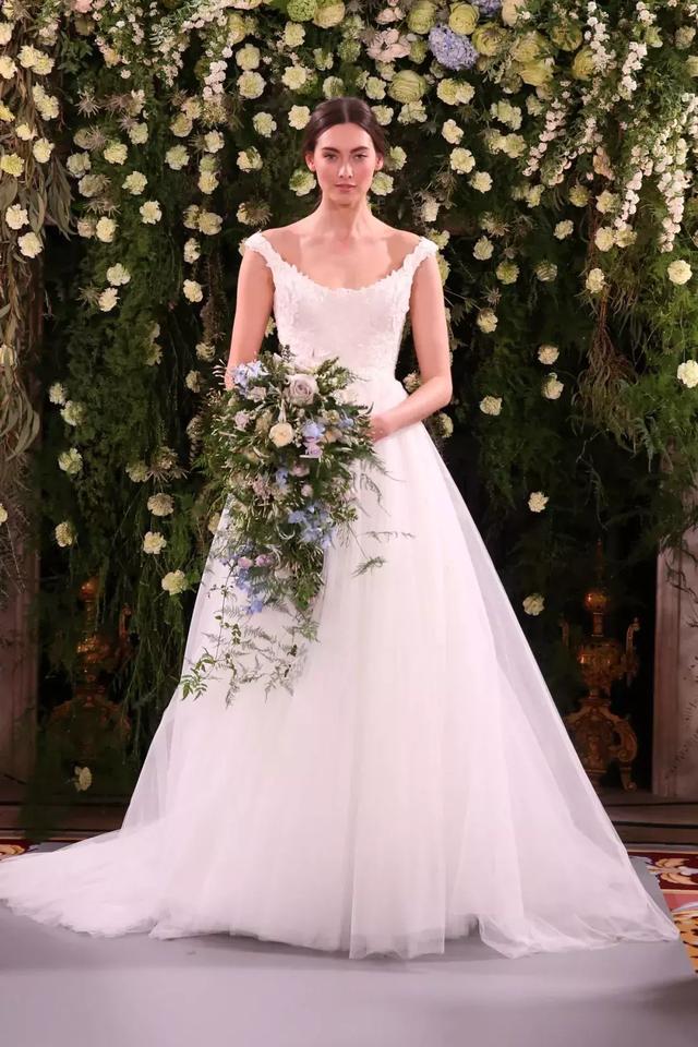 新娘妆发干货：2019年的婚纱周除了看婚纱，还能学到什么？（1）