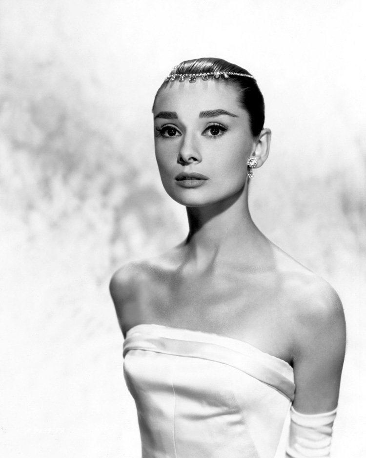 richard avedon:他拍的赫本不太一样