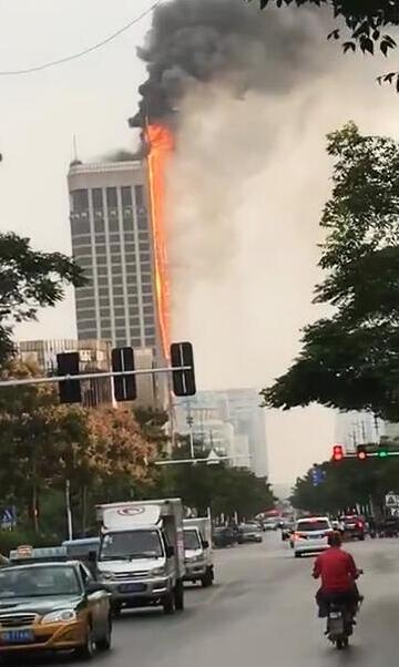 9.22，15点潍坊大火，联通大厦不知何况起火，具体情况持续跟进